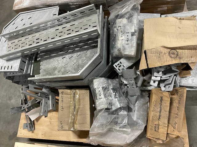 Kabelgoot delen en bevestigingsonderdelen - afbeelding 2 van  7