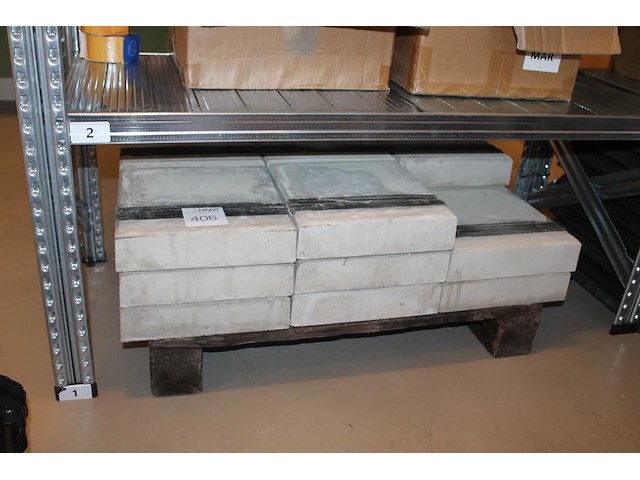 Kabelgoottegels 30x30x7 cm. 19 stuks. - afbeelding 1 van  2