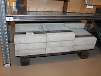 Kabelgoottegels 30x30x7 cm. 19 stuks. - afbeelding 1 van  2