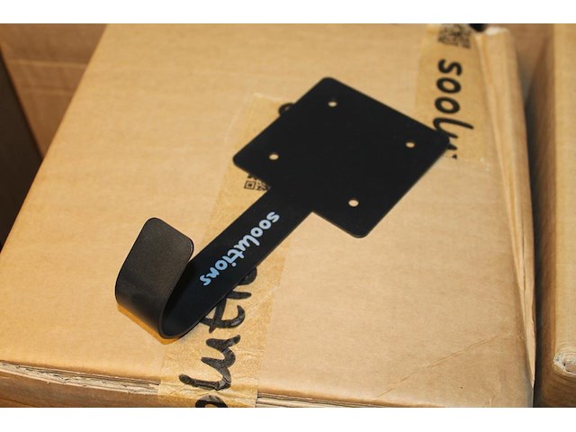 Kabelhangers op schap. 70 stuks. - afbeelding 2 van  2