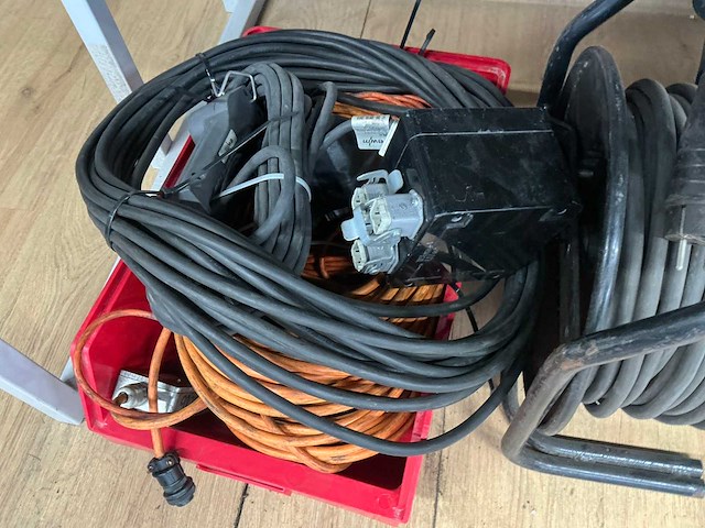 Kabelhaspel en divers - afbeelding 3 van  4