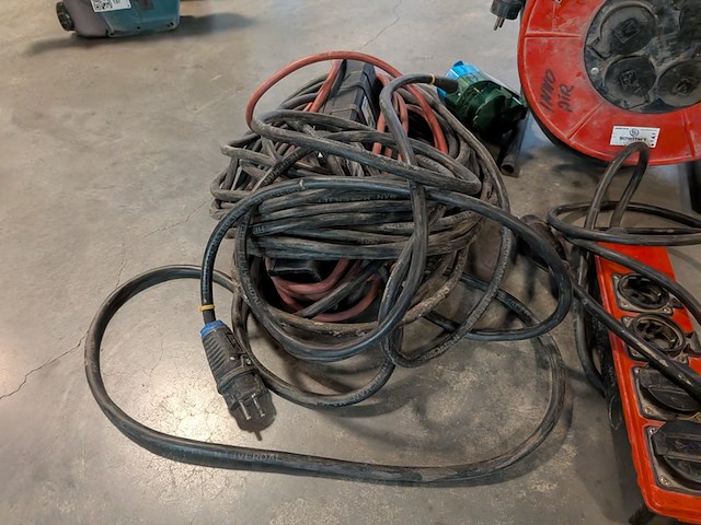 Kabelhaspel met diverse verlengkabels, 230v - afbeelding 5 van  5