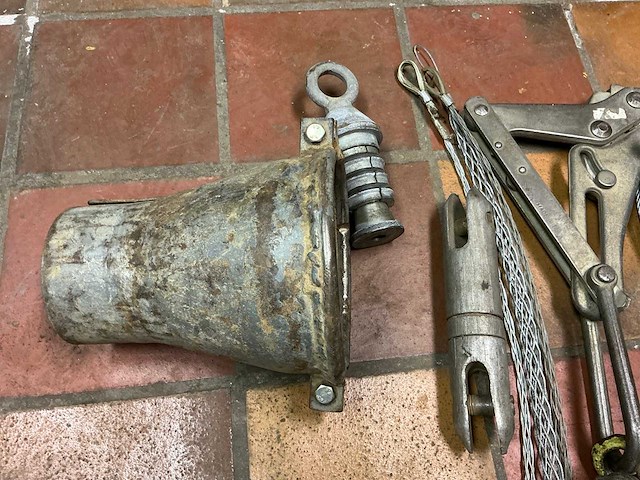 Kabelklem met toebehoren - afbeelding 1 van  5