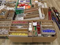 Kabelschoenen in diverse uitvoeringen in drie dozen.