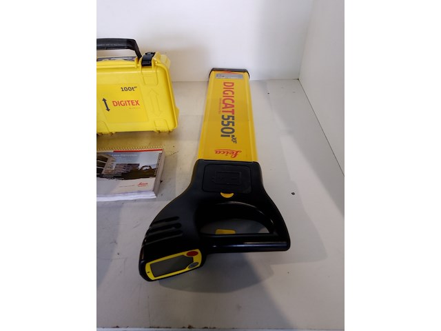 Kabelzoeker met diepte uitlezing incl. generator leica, digicat 550i xf, bouwjaar 2016 - afbeelding 2 van  9