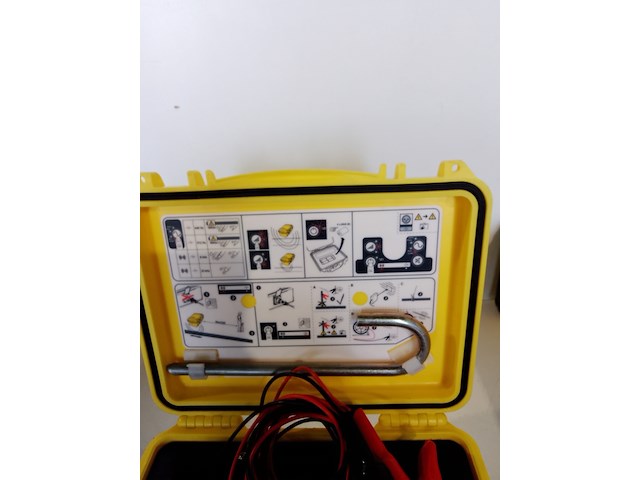 Kabelzoeker met diepte uitlezing incl. generator leica, digicat 550i xf, bouwjaar 2016 - afbeelding 6 van  9