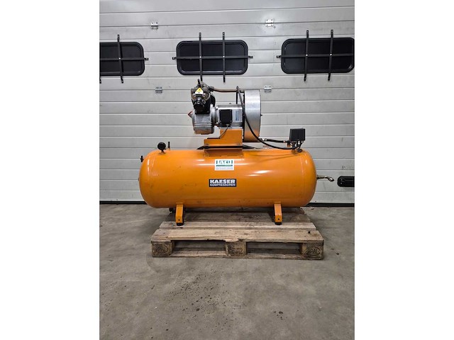 Kaeser - 1999 - kc630 - 3kw compressor - afbeelding 1 van  4