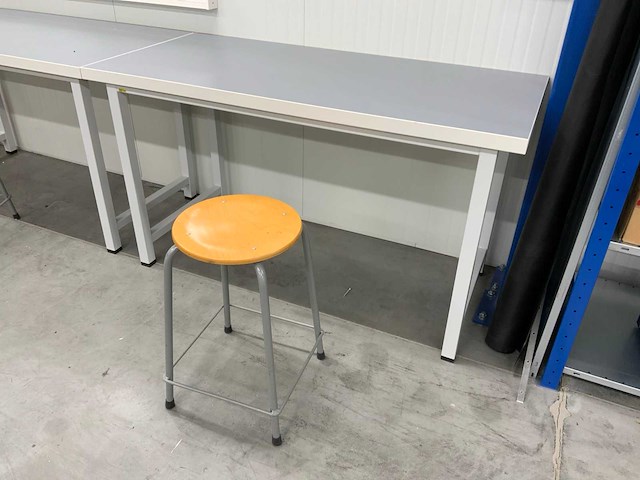 Kaiser kraft werkbank met werkplaatskruk - afbeelding 1 van  4