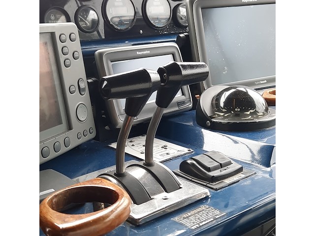 Kajuit motorboot, sea ray, 390 express, 1987 - afbeelding 9 van  142
