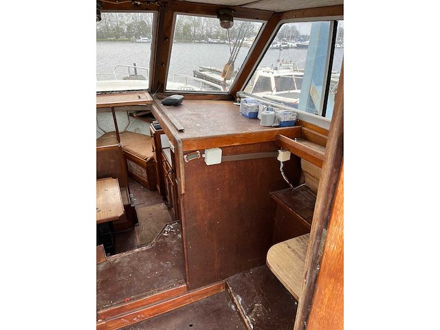 Kajuitboot opknapper - afbeelding 14 van  15