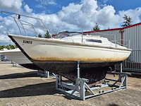 Kajuitzeilboot, hurley , 700
