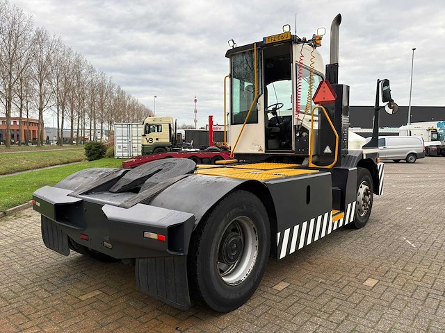 Kalmar - t2 - 2017 - terminal trekker - afbeelding 8 van  15