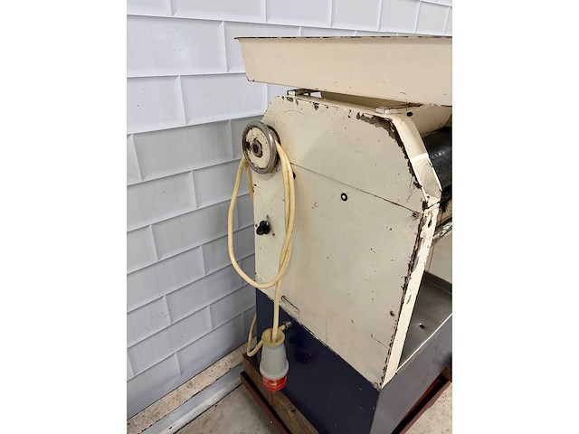 Kalmeijer - amandelwalsmachine - afbeelding 6 van  6