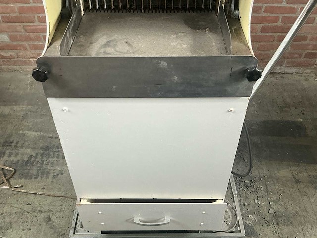Kalmeijer broodsnijmachine - afbeelding 4 van  7