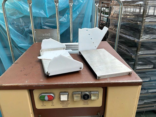 Kalmeijer deegbakvormmachine - afbeelding 8 van  8
