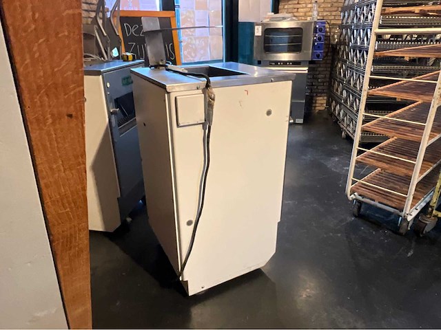 Kalmeijer kba 11 broodsnijmachine - afbeelding 4 van  7