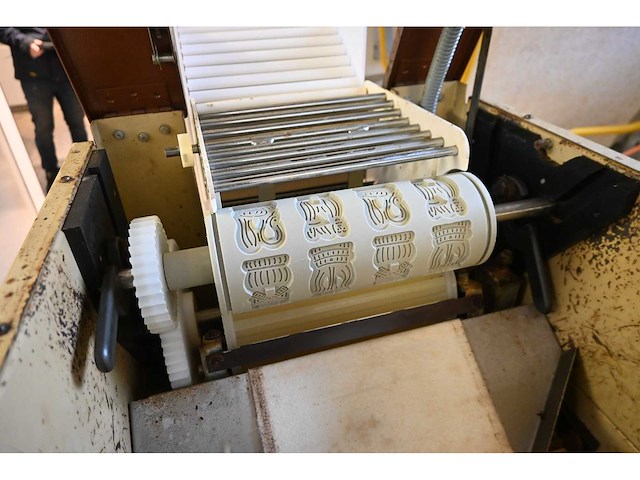 Kalmeijer kgm koekjesmachine inclusief 5 koekjes vormwalsen - afbeelding 8 van  9