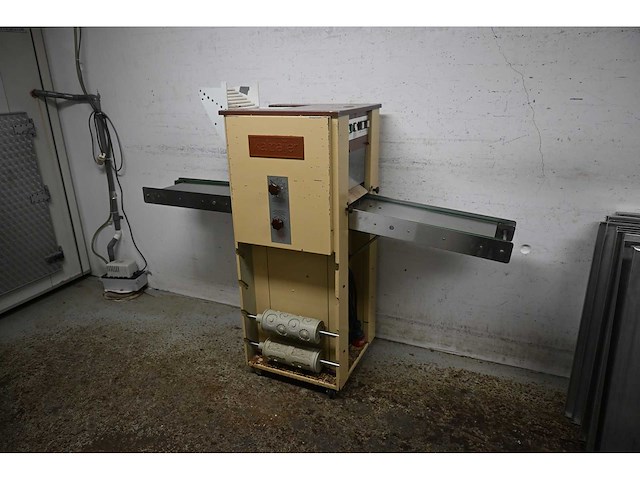 Kalmeijer kgm koekjesmachine met 3 vormwalsen - afbeelding 1 van  8
