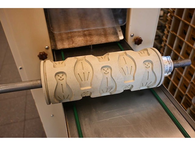 Kalmeijer kgm koekjesmachine met 6 vormwalsen - afbeelding 5 van  16