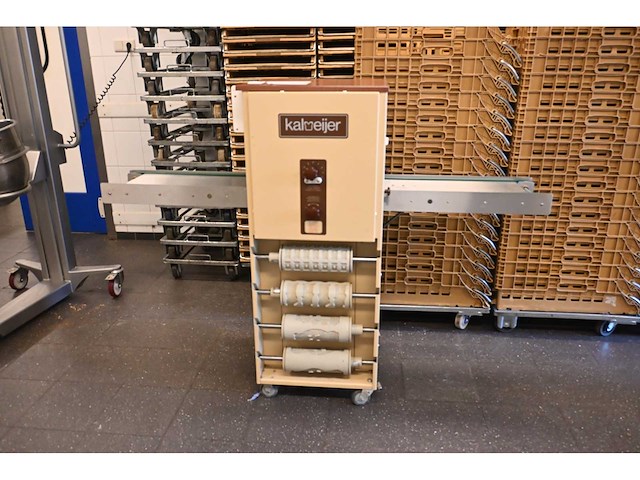 Kalmeijer kgm koekjesmachine met 6 vormwalsen - afbeelding 9 van  16
