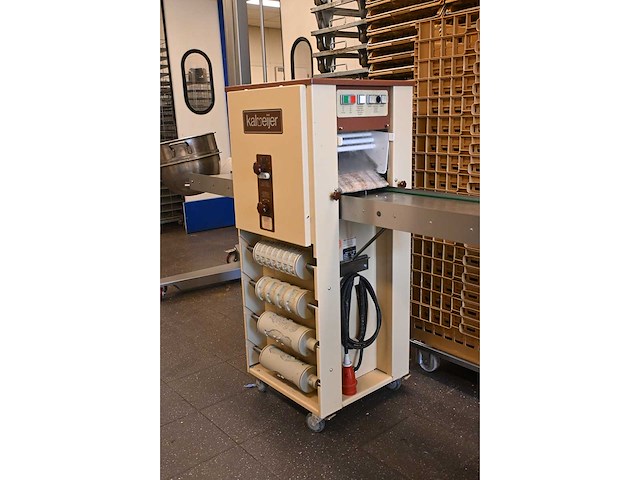 Kalmeijer kgm koekjesmachine met 6 vormwalsen - afbeelding 10 van  16