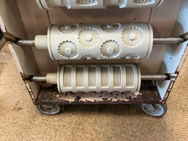 Kalmeijer koekjes snijmachine - afbeelding 6 van  9