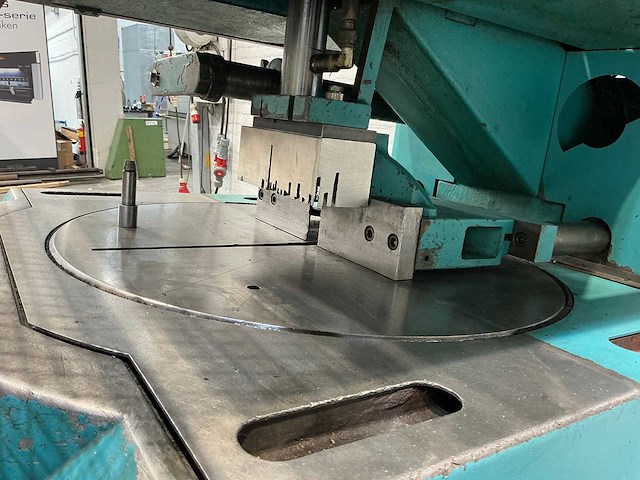 Kaltenbach - kks 401 - circular metal sawing machine - 1994 - afbeelding 10 van  12
