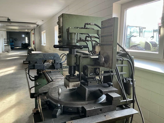 Kaltenbach kks 400 halfautomatische koudcirkelzaag ø400 mm met 2 rollenbanen - afbeelding 4 van  16
