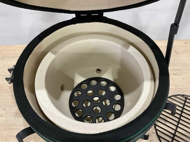 Kamado - oven en barbecue - barbecue - afbeelding 9 van  10