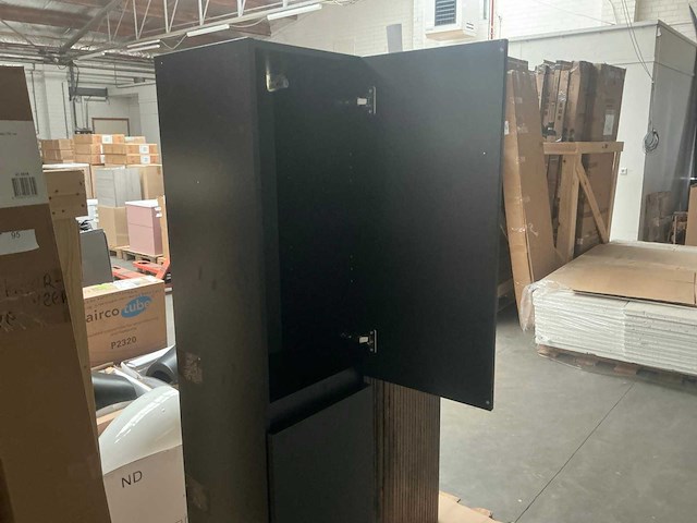 Kame zwart badkamerkast hoog 160cm - afbeelding 1 van  5