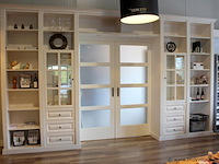 Kamer-en-suite wand met schuifdeuren