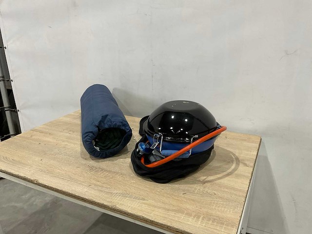 Kampeer benodigdheden - afbeelding 1 van  6