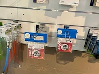 Kampeer sanitair artikelen - afbeelding 18 van  25