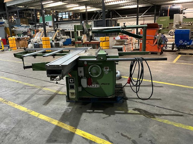 Kamro - 1977 - formaatcirkelzaagmachine - afbeelding 9 van  15