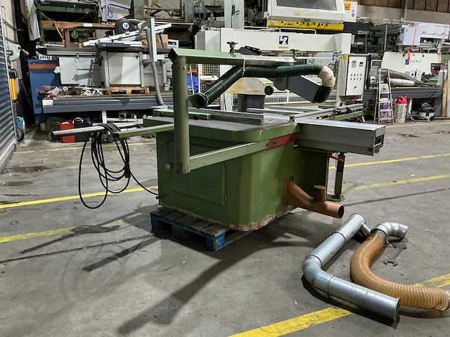 Kamro - 1977 - formaatcirkelzaagmachine - afbeelding 10 van  15