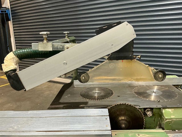 Kamro - 1977 - formaatcirkelzaagmachine - afbeelding 3 van  15