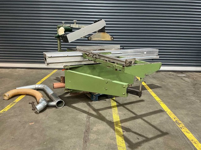 Kamro - 1977 - formaatcirkelzaagmachine - afbeelding 1 van  15