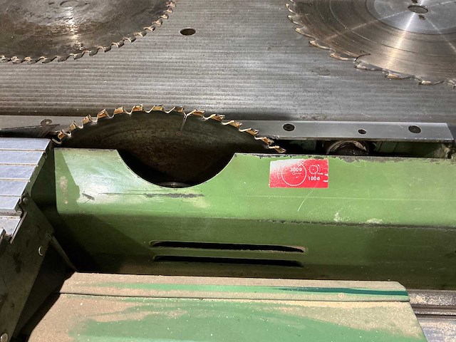 Kamro - 1977 - formaatcirkelzaagmachine - afbeelding 13 van  15