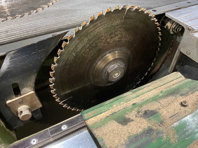 Kamro - 1977 - formaatcirkelzaagmachine - afbeelding 15 van  15