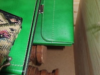 Kandelaars, kruiken, vintage kleurpotloden enz…. - afbeelding 4 van  4