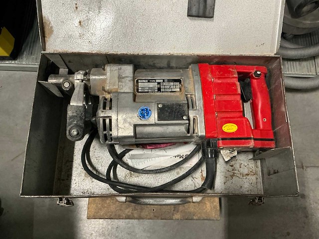 Kango 637 breekhamer met kist - afbeelding 1 van  4