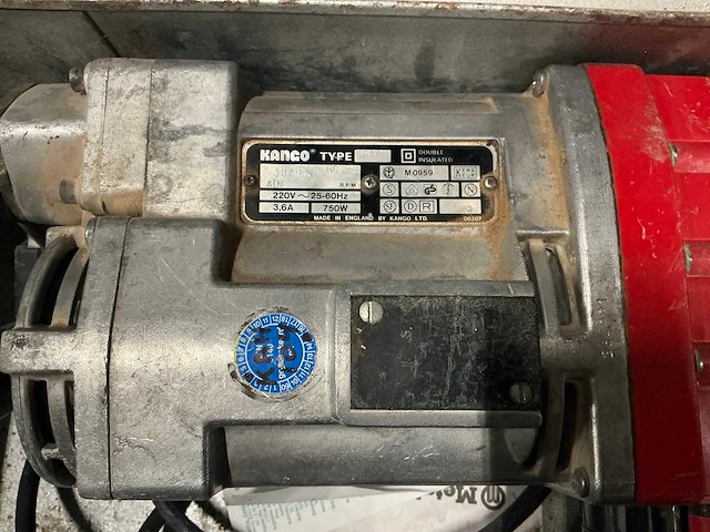 Kango 637 breekhamer met kist - afbeelding 2 van  4