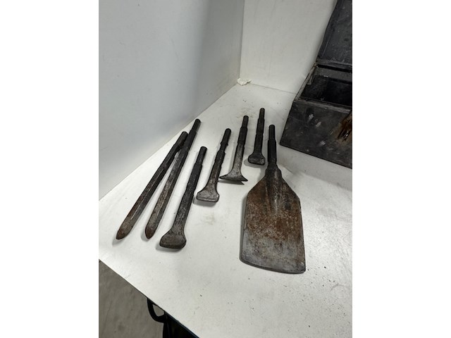 Kango altlas copco, 900kv, met 5 beitels - afbeelding 2 van  5