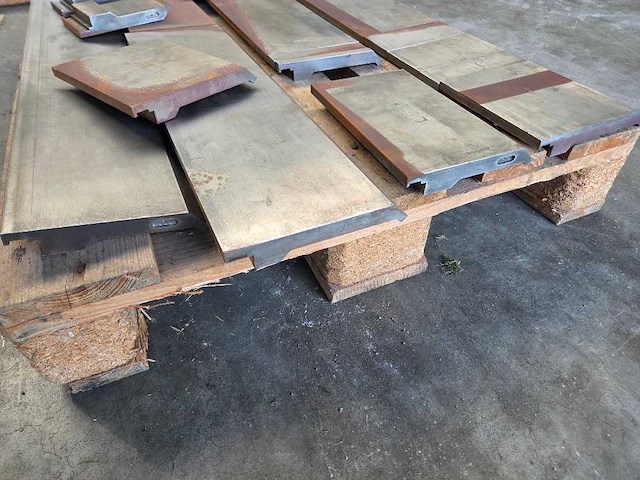 Kantbank - diverse onderdelen, gereedschappen en accessoires - afbeelding 2 van  6