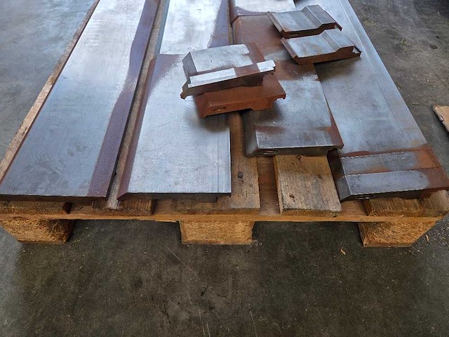 Kantbank - diverse onderdelen, gereedschappen en accessoires - afbeelding 6 van  6