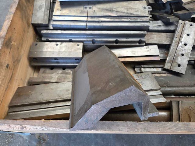 Kantbank - diverse onderdelen, gereedschappen en accessoires - afbeelding 5 van  8