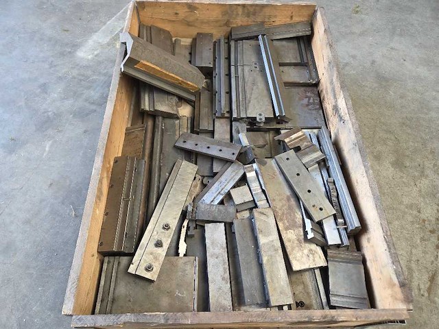 Kantbank - diverse onderdelen, gereedschappen en accessoires - afbeelding 7 van  8