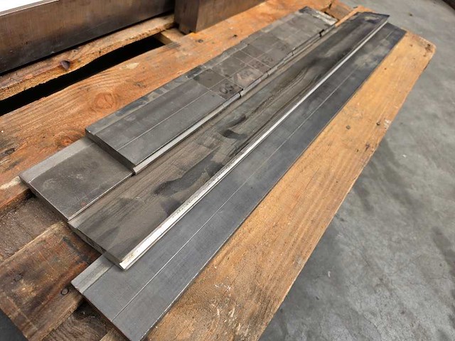 Kantbank - ondergereedschap - overige plaatbewerkingsmachines - afbeelding 2 van  4