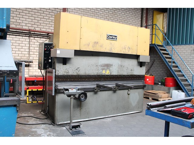 Kantbank darley ap150x 3100. bouwjaar 1978. capaciteit 150 ton. werklengte 310 cm. - afbeelding 1 van  7