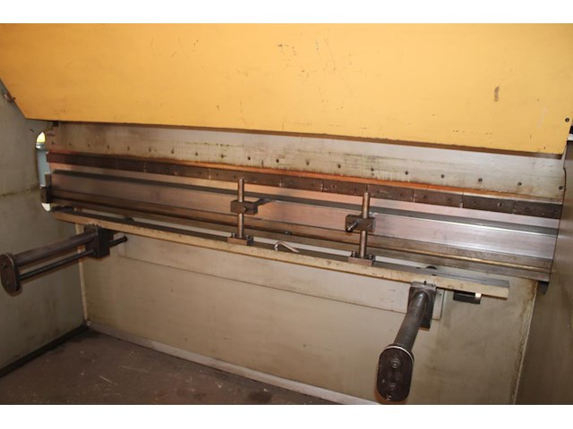 Kantbank darley ap150x 3100. bouwjaar 1978. capaciteit 150 ton. werklengte 310 cm. - afbeelding 4 van  7